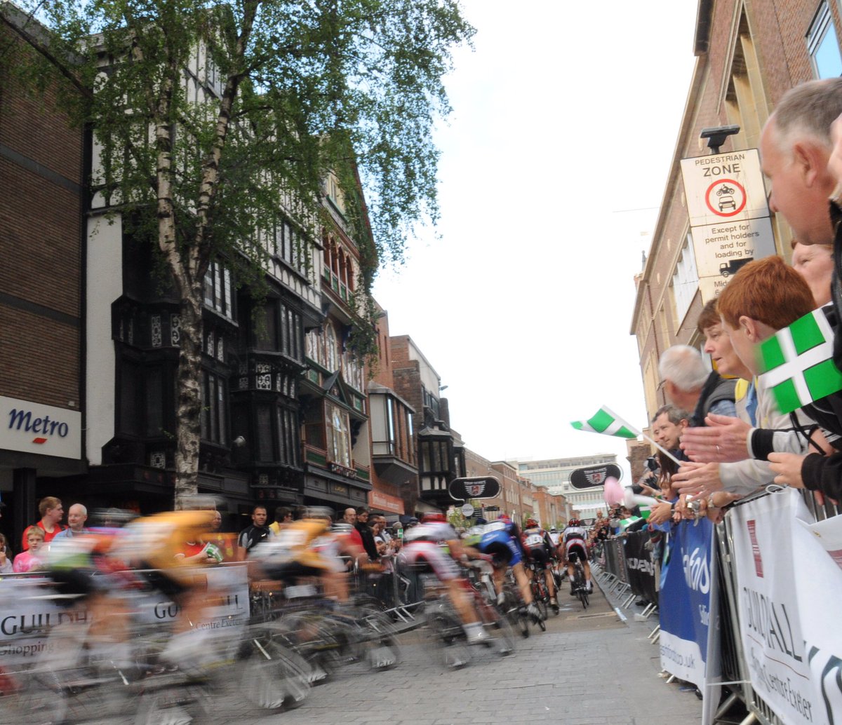 VeloUK's tweet photo. #MemoryLane #NextStop #TourSeries #2009 #Exeter #bikeracing #crits #MayRaces https://t.co/OxC14w0F6s