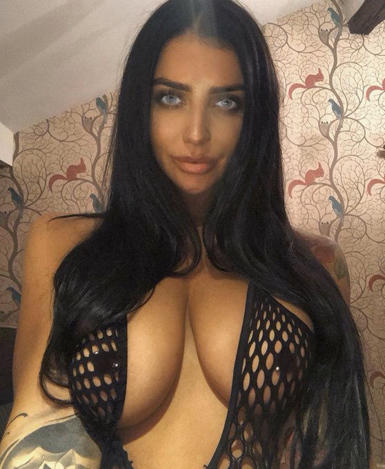 Watch BOUVS's leaked NSFW photo on TwXstars