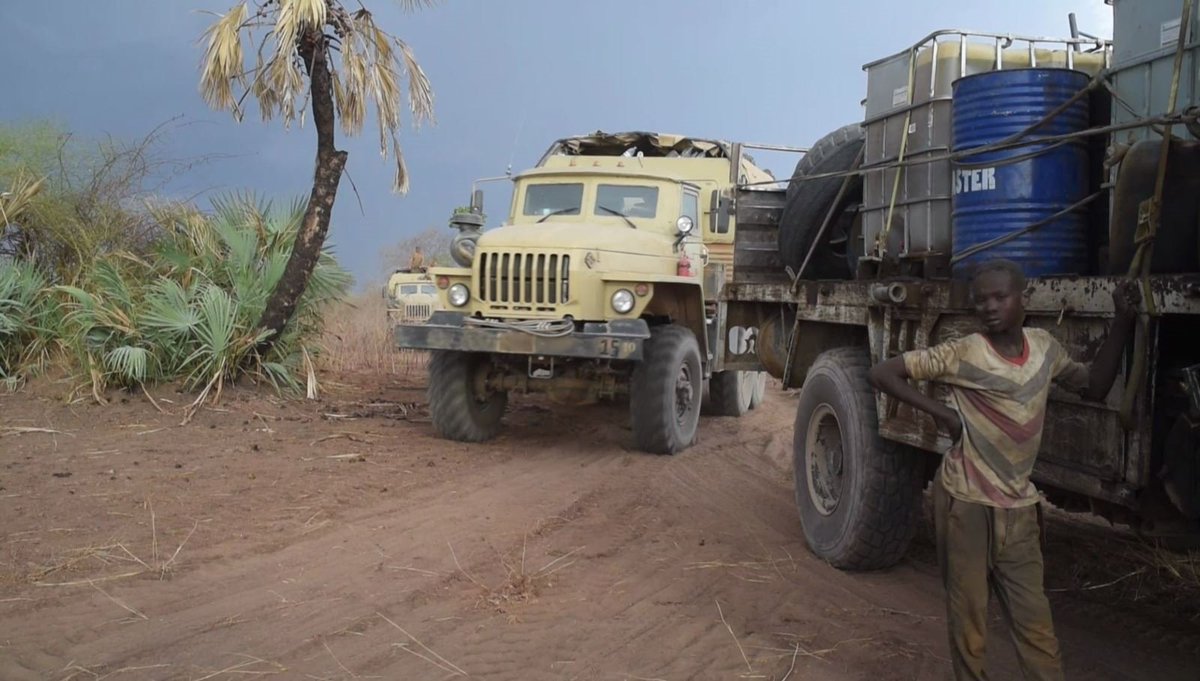 Photos purportedly of Russian PMC Ural-4320 trucks in CAR from the summer of 2018. 5/ https://vk.com/milinfolive?w=wall-123538639_1451699