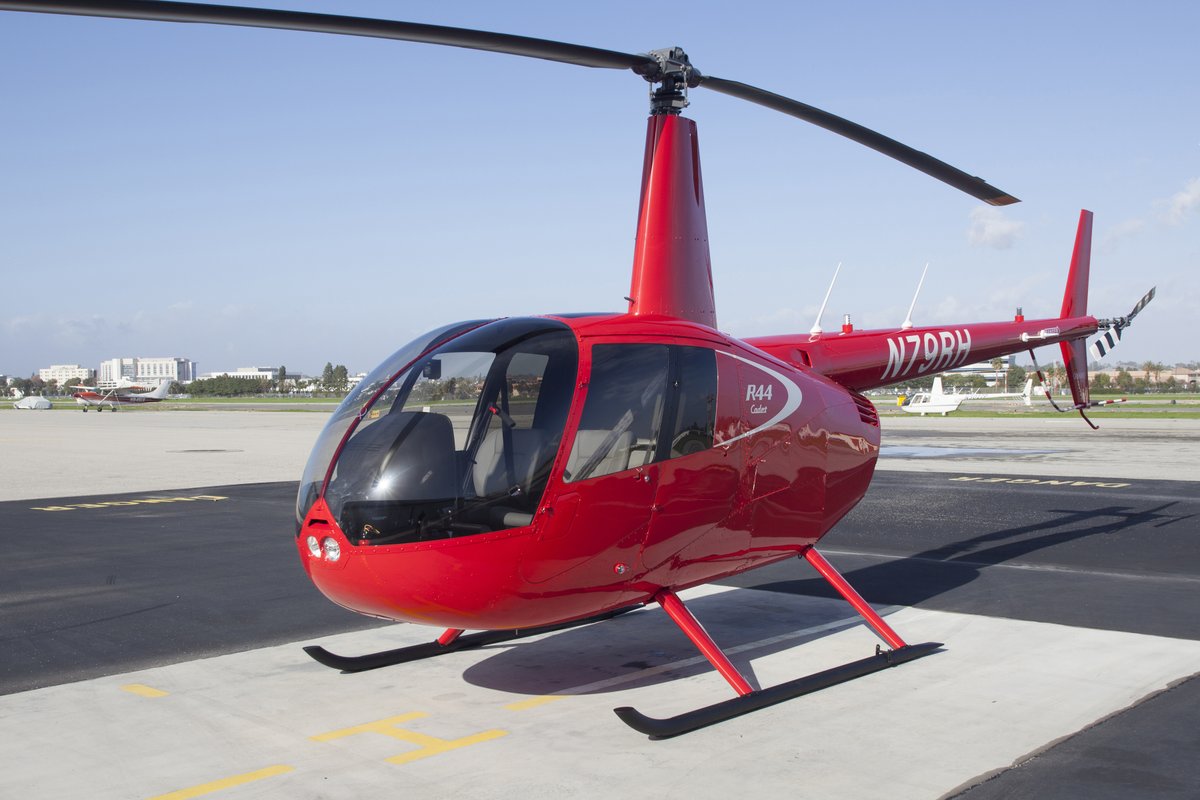 PiotrZiba11's tweet photo. ROBINSON R44
#Robinson
#helicopter
#Rymax
#Air https://t.co/Z1CKUeUzw6
