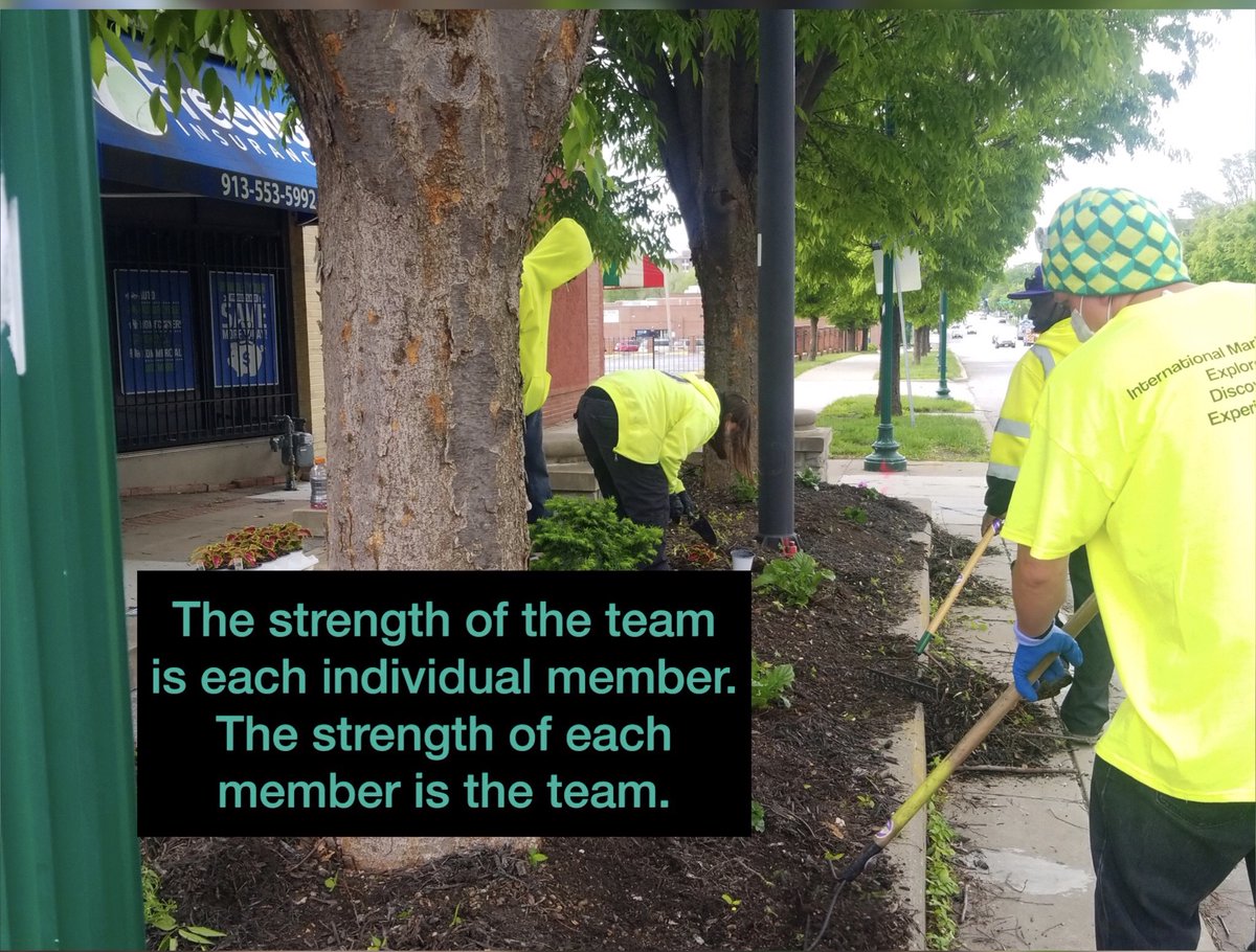 NEKCchamber's tweet photo. #NEKCChamber https://t.co/CfkMU7QKgt
#WhoYouGonnaCall? #UrbanStreetAmbassadors
#ThursdayThoughts
#Explore #Discover #Experience
#Restaurants #StreetMaintenance #CommunityImprovementDistrict
#IndependenceAve #IndieAveCiD #IACID
#ShopSmallKC #ShopLocalKC
#KCMO #KCPublicWorks https://t.co/f8LnvILa8G
