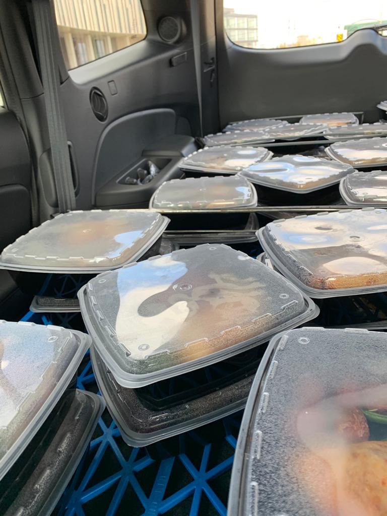 @ChiefNish @CityBrampton @patrickbrownont @PeelPolice @regionofpeel @NChhinzer @RadRosePRP @Supt1384 This is fantastic! Team @FeedMississauga in partnership with @MCCmississauga delivered over 260 meals to front line workers at Tall Pines and Peel Manor last week. #StrongerTogether