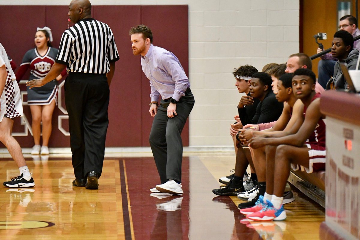 OwlsActivities's tweet photo. We are excited to announce and introduce Mr. Ryan McArthy as the next Varsity Boys Basketball Head Coach at Windsor High School!

#GoOwls https://t.co/8VW6VFacUA