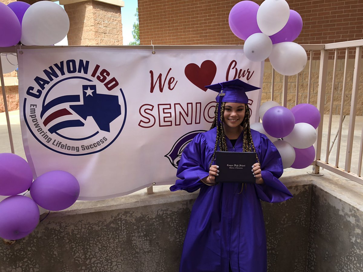 mbrewer7519's tweet photo. Canyon HS and staff did an Amazing job honoring my daughter and her classmates with their graduation! Thank you so much for the hard work and time it took to put it all together!! It is Appreciated! @CanyonISD @canyon_hs @ReevesHinger @RH_Staff #CISDRocks https://t.co/U5ZBZZpTAX