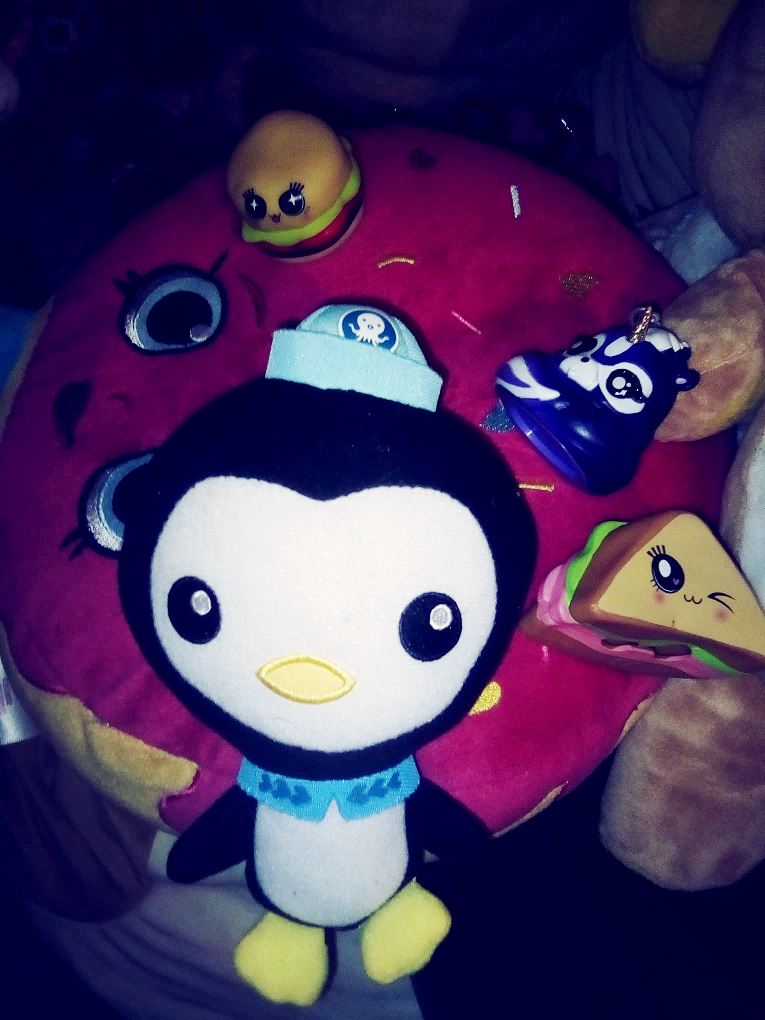 Miichel701's tweet photo. #numnoms #randomtoys #tentaclekitty #amethyst #purple #dinosaur #pooparoos #cereal #snackables #kawaii #octonauts https://t.co/ubjL79yZVH