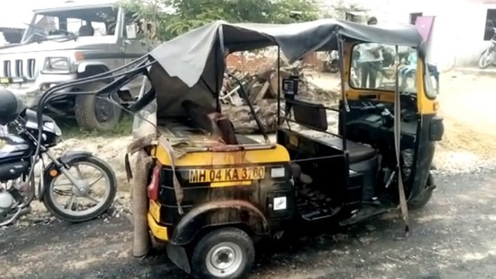 6. A 32-year-old woman and her six-year-old daughter from Thane were killed when their vehicle was hit by a container truck in Fatehpur, UP on 12th May. Husband, son and brother-in-law critically injured.