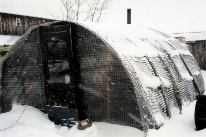 FarmShow's tweet photo. He grows flowers and vegetables in a 12-ft. wide by 14-ft. long portable hoop greenhouse. What makes the greenhouse unique is that it's constructed from an old wire corn crib. #ThrowbackThursday #greenhouse #vegetables #flowers #hoopbuilding https://t.co/KZXIiDN3VB https://t.co/X8LlXDbYsH