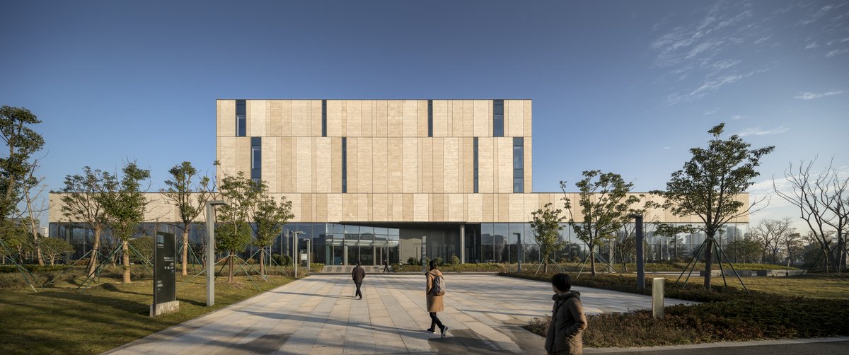 SHLarchitects's tweet photo. After opening our Shanghai studio more than 12 years ago, @SHLarchitects realizes its first library project in China, the 31,800-square-metre Ningbo New Library! Head to https://t.co/wtOxSciAPX to read more. #culture #library #ningbolibrary https://t.co/P5psV2BCkW