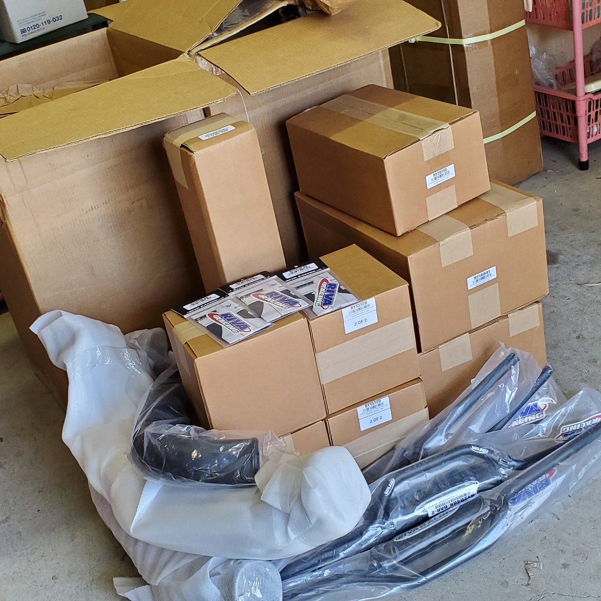 JETWAVE_JP's tweet photo. 本日、RIVA RACINGの商品が入荷して来ました。
新型コロナウイルスの感染拡大により、海外取り寄せ商品の納期に影響が出ており通常より納品までにお時間をいただく状況となっております。
ご関係の皆様には多大なご迷惑をおかけし、誠に申し訳ございませんが、ご理解の程よろしくお願い申し上げます。 https://t.co/NxKw7oDM6p