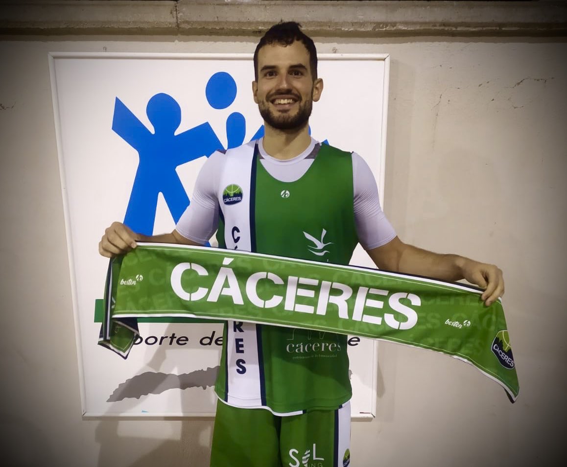 Caceres_Basket's tweet photo. #LEBOro | 🎁 SORTEO

¿Quieres conseguir la bufanda de tu equipo?

🟢Sigue en 🐦 la cuenta del @Caceres_Basket
⚫️Dale a MG ❤️ y RT 🔁
🟢💬 Responde ¿verde o negro?

Participa hasta el Lunes 18 de Mayo a las 12:00h (a las 15h anunciaremos el ganador)

 #QuedateEnCasa #Familia💚🖤 https://t.co/omtjs1eDCM