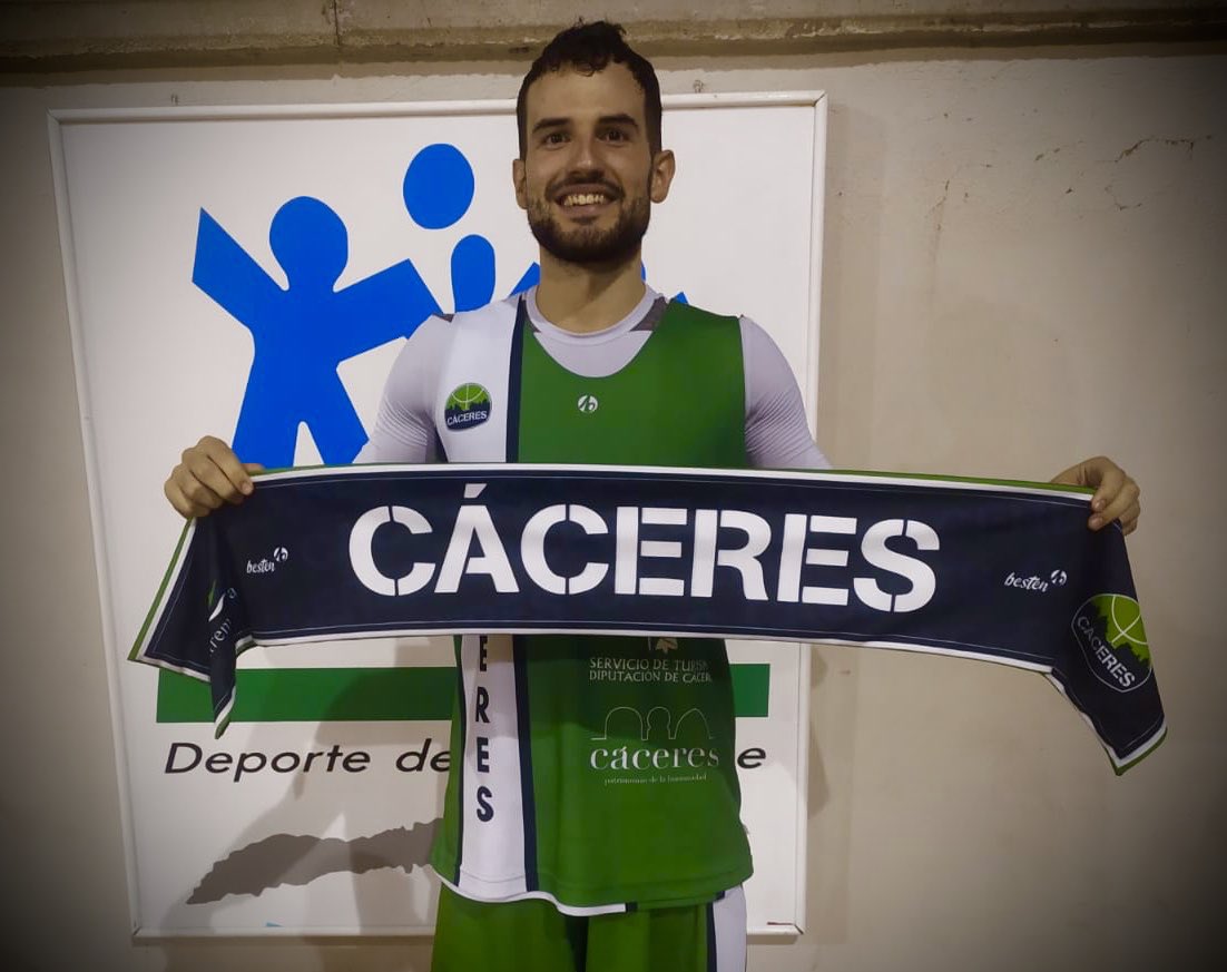 Caceres_Basket's tweet photo. #LEBOro | 🎁 SORTEO

¿Quieres conseguir la bufanda de tu equipo?

🟢Sigue en 🐦 la cuenta del @Caceres_Basket
⚫️Dale a MG ❤️ y RT 🔁
🟢💬 Responde ¿verde o negro?

Participa hasta el Lunes 18 de Mayo a las 12:00h (a las 15h anunciaremos el ganador)

 #QuedateEnCasa #Familia💚🖤 https://t.co/omtjs1eDCM