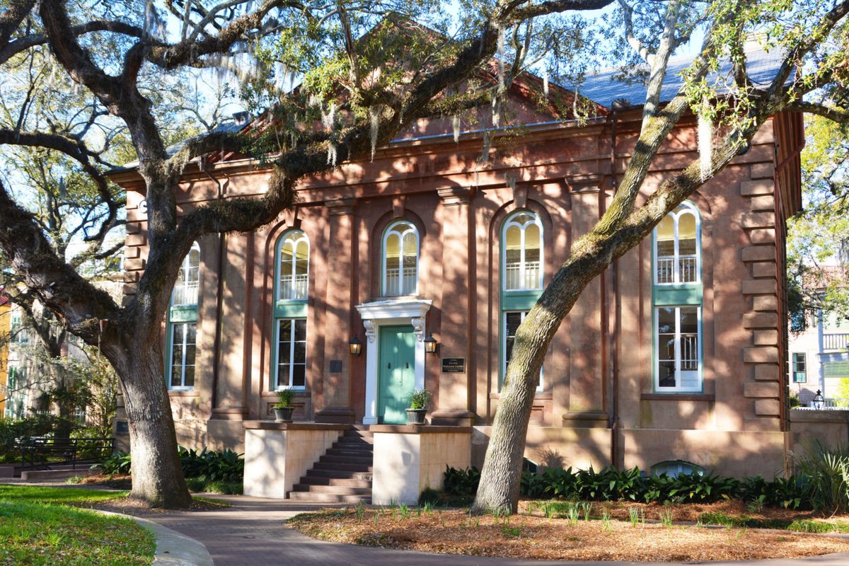 CofCalumni's tweet photo. At the suggestion of the Alumni Association, the Board of Trustees has voted to name the Alumni Welcome Center at Towell Library after beloved alumnus Tony Meyer '49 https://t.co/kqOG2KIZaJ #Since1770 #KnowThyself #CofC250 #BeMagnanimous https://t.co/57SVXayaQB