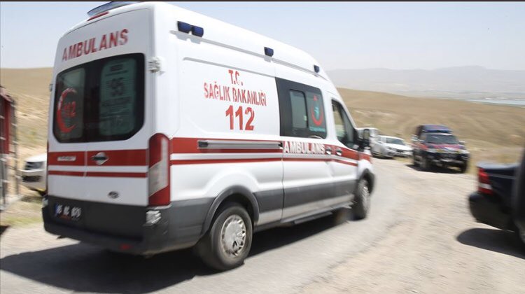 Vefa Destek grubuna terör örgütü PKK tarafından yapılan ve 2 insanımızın şehit olduğu saldırıyı kınıyoruz..
Çok üzgünüz..