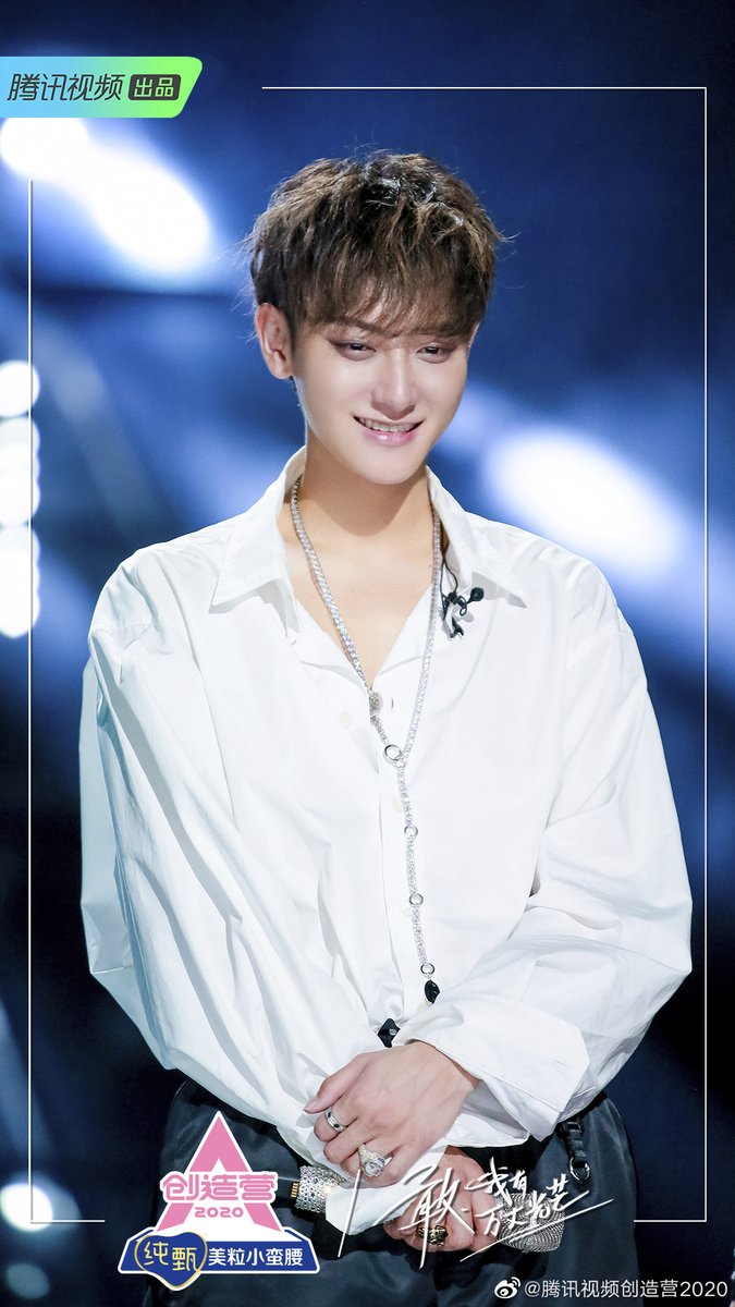 TrendingWeibo's tweet photo. #Chuang2020 shares new stills of mentors #HuangZitao and #LuHan, and special mentor #KrisWu from the upcoming episode! 🤩

#黄子韬 #鹿晗 #吴亦凡 #创造营2020 https://t.co/HdcLedD0Wr