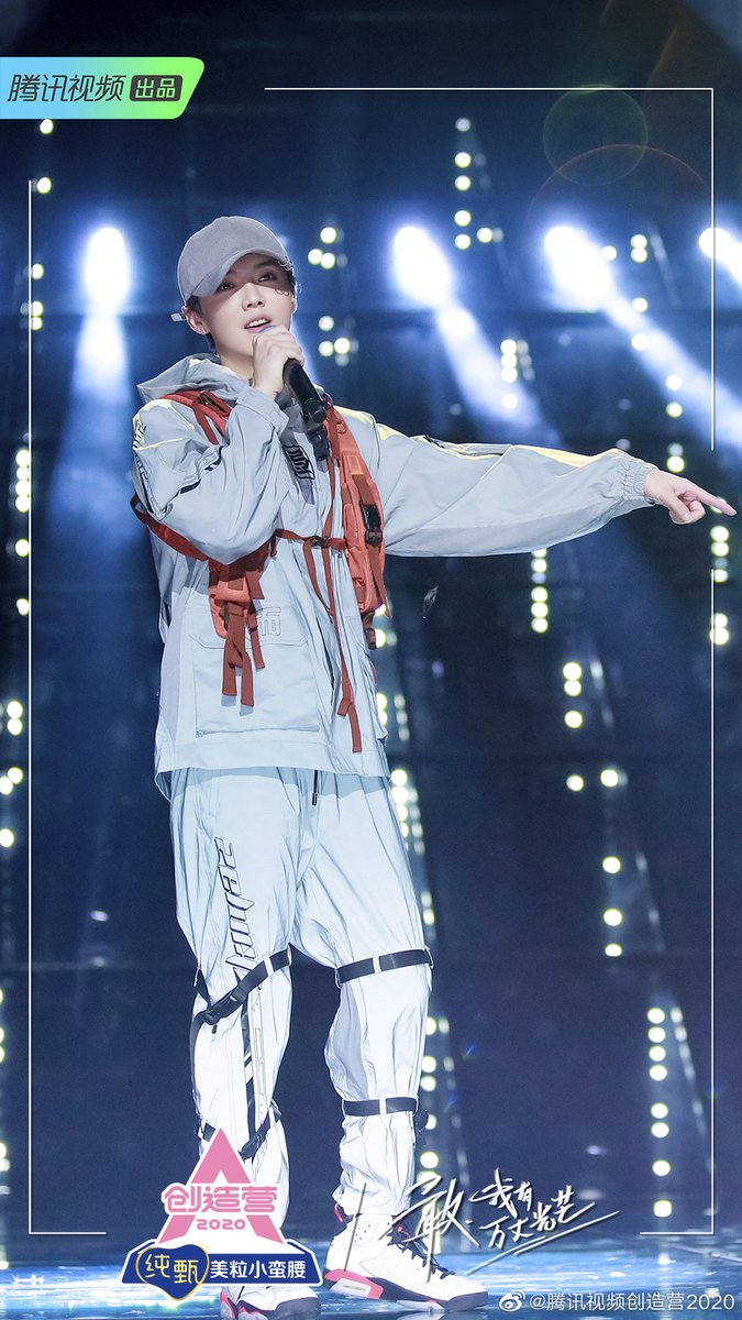 TrendingWeibo's tweet photo. #Chuang2020 shares new stills of mentors #HuangZitao and #LuHan, and special mentor #KrisWu from the upcoming episode! 🤩

#黄子韬 #鹿晗 #吴亦凡 #创造营2020 https://t.co/HdcLedD0Wr