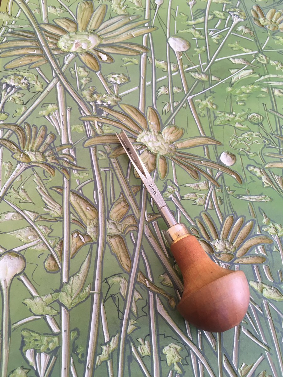 susenoble's tweet photo. Test printing the last layer of my daisy print....just figuring out which bits of lino need carving away (still quite a lot to do! 🤔)
#saltburnprintmaker
#flowers
#daisy
#wildflowers
#linocutprint
#limitededition
#reliefprint
#workinprogress
#printinprogress
#oxeyedaisy https://t.co/ojxKxB7Cvh
