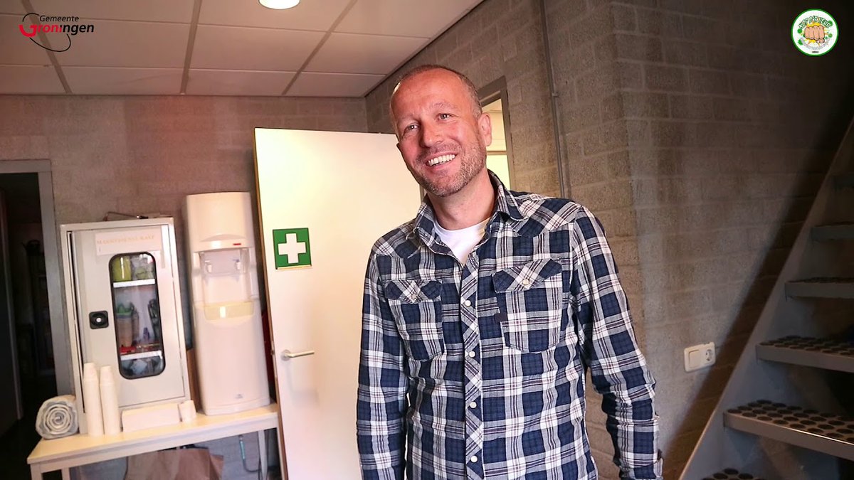 DEURBROEZRES 3 - Henk en Ineke zijn bij het afvalbrengstation in Groningen. Het werk is verdrievoudigd tijdens de coronacrisis! Mensen hebben last van de opruimerietus, maar geen paniek, bij <a href="/gem_groningen/">Gemeente Groningen</a> hebben ze alles onder controle. ow.ly/2Apn50zG7MI