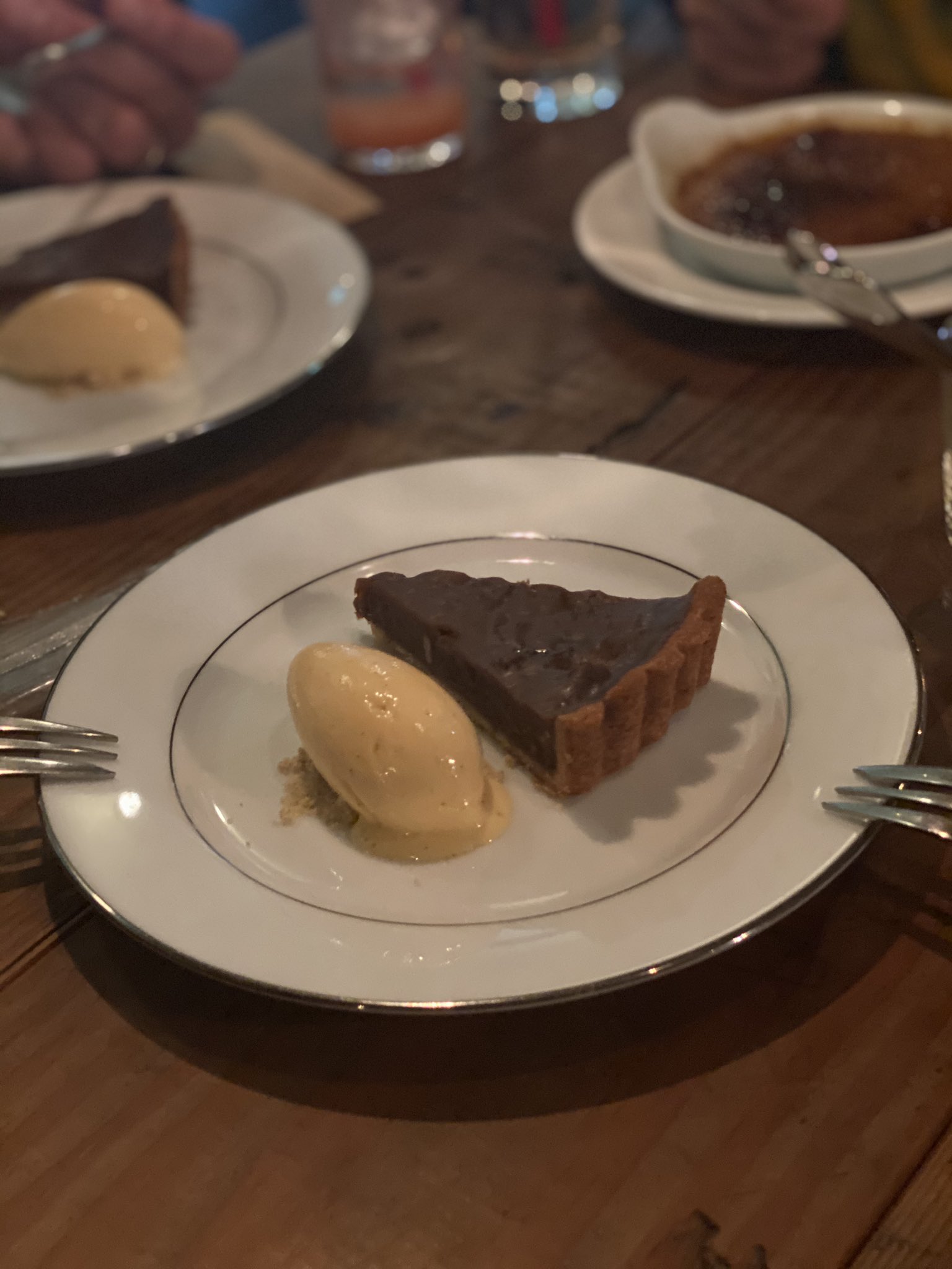 Twitter এ ゆ 渋谷 Urura は自然派ワインが楽しめる隠れ家ビストロ アンティークっぽいナチュラルな雰囲気の店内はとてとおしゃれなので 友達とはもちろんデートにも お野菜料理や美味しそうなジュース類のラインナップが多かったところも嬉しいポイント 渋谷で