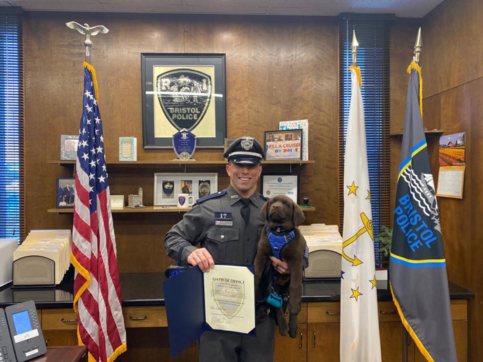 bigbarkerusa's tweet photo. This Is Brody, The Bristol Police Therapy Dog Who Dozed Off On His Own Swearing-In Ceremony 😍😂https://t.co/m3ipnKu6Pj https://t.co/3IRheT6SWn