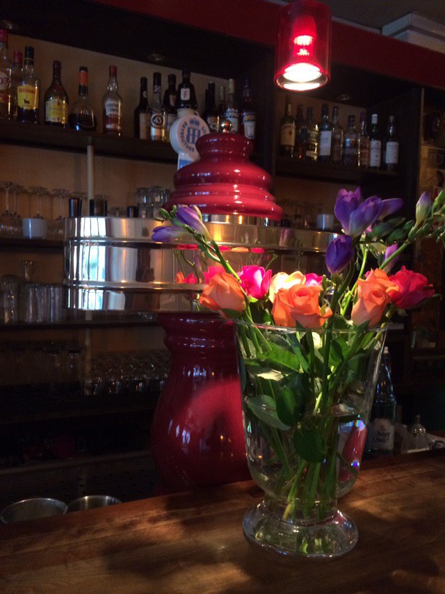 Ab heute testen wir, wie der Laden in der Situation, mit Abstand, Maske, aber viel Spaß, funktionieren kann. Bitte habt Verständnis, dass wir nicht alle gleichzeitig begrüßen können.  Wir freuen und Euch endlich wiederzusehen!