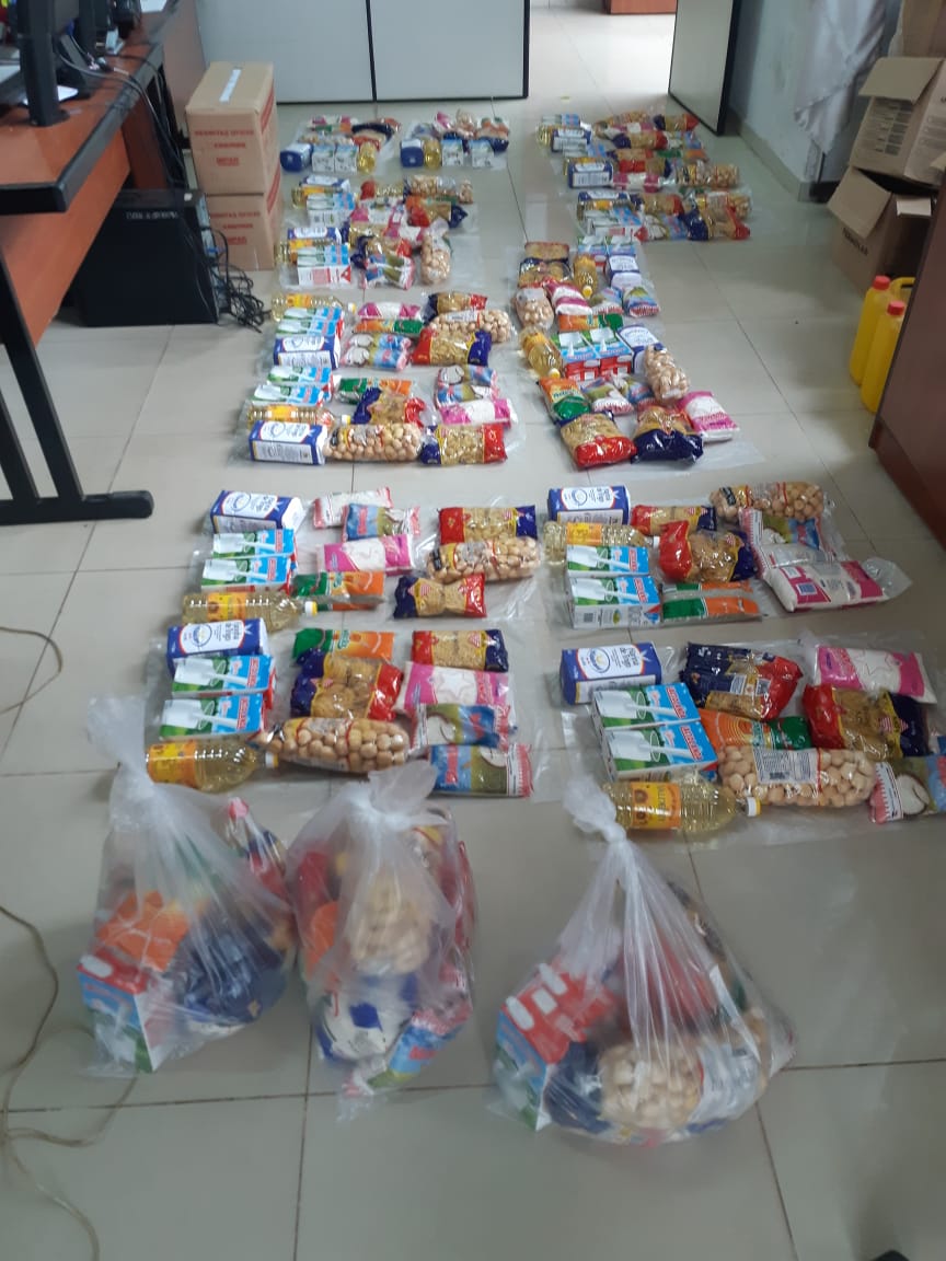 MDP_py's tweet photo. 👉📍A través del aporte de Defensores, Defensoras Públicas y funcionarios de la Sede de San Lorenzo, se realizará una vez más, la entrega de kits de alimentos a los hogares más vulnerables de la zona

#DefensoríaSolidaria
#SomosTuVoz https://t.co/9QDU0pOal8