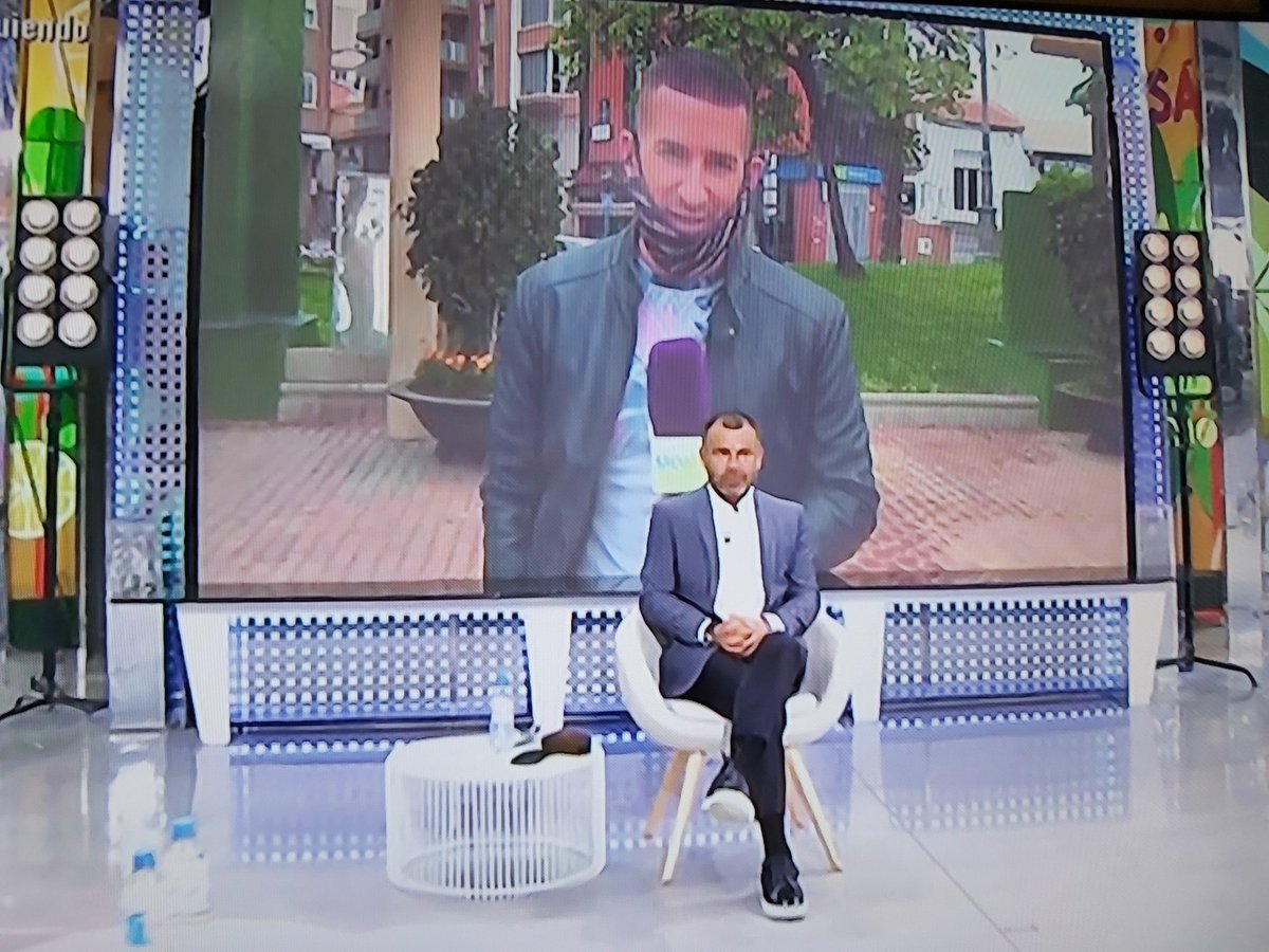 mbujeque's tweet photo. @salvameoficial @MolinadeSegura  No puedes desplazarte a otra region a visitar a un familiar pero puedes venir de Madrid a Murcia a ver donde nació un periodista
Impresionante esta ley. https://t.co/qITjX9Veas
