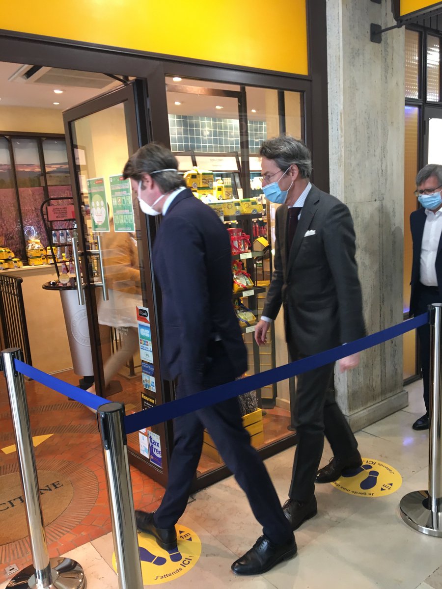 Prefet_10's tweet photo. [Covid-19] #restezprudents

RÉOUVERTURE DES COMMERCES À TROYES 🛍👥
Visite auprès des commerçants du @Prefet_10, du maire de @VilledeTroyes , du président de la @CCITroyes, du président de la @CMA_Aube et du président des #Vitrinesdetroyes https://t.co/Bfk19RGQfu