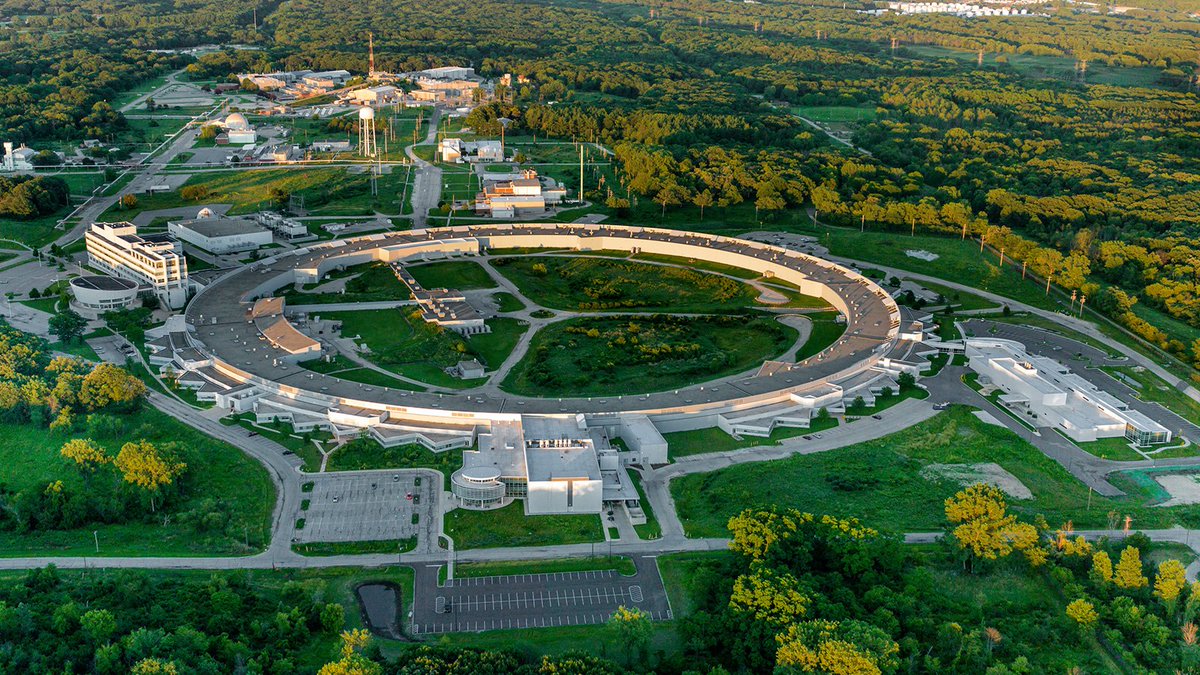 EnergyHistory's tweet photo. On May 12, 2003, the Department of Energy's Argonne National Laboratory hosts emergency management officials from Federal, state, and local agencies during the Top Officials 2 (TopOff 2) nationwide exercise. #energyhistory https://t.co/3uFyDrhBFj https://t.co/D7ZwHVZUbf