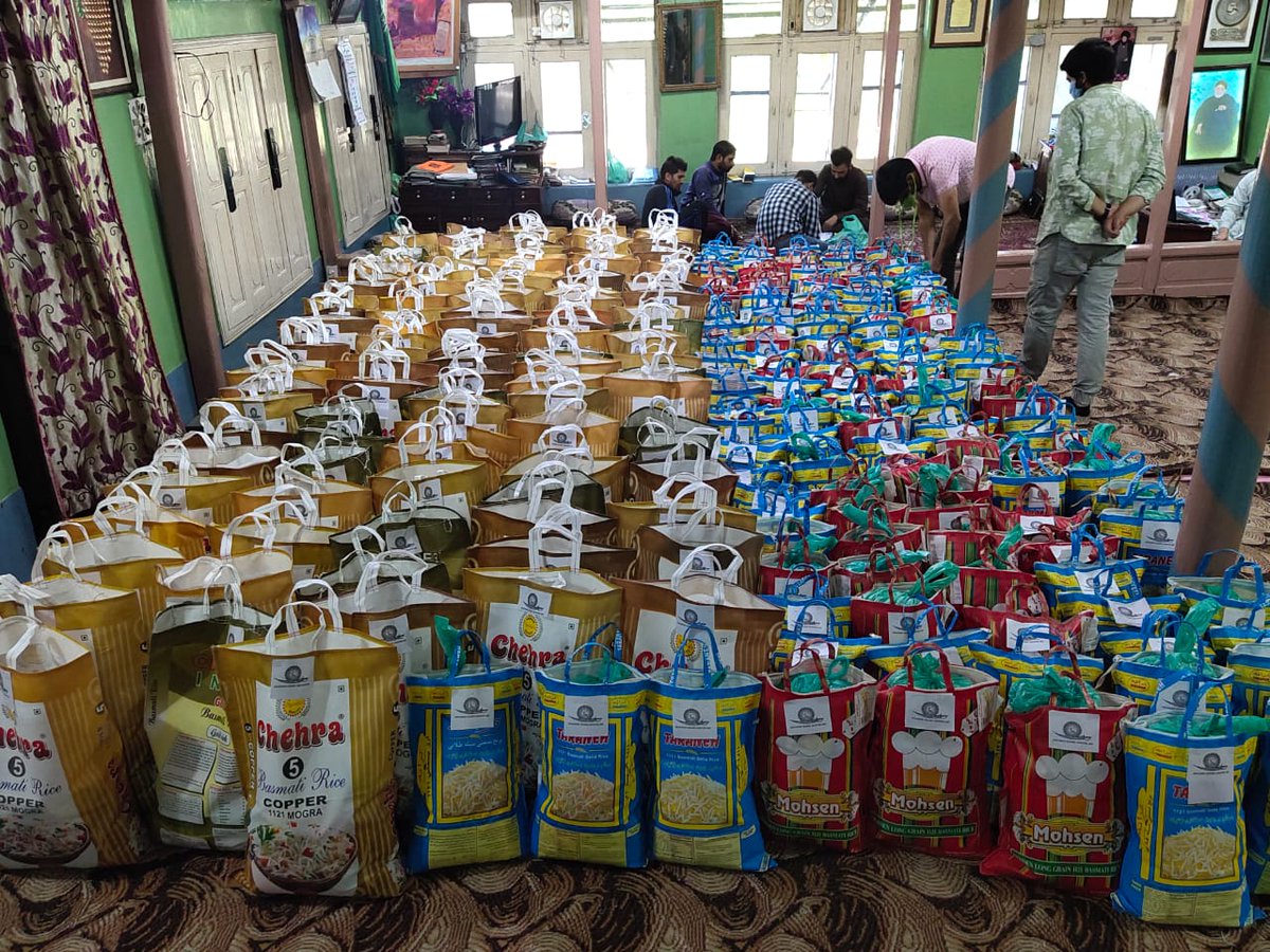 anjsharieshian's tweet photo. While the entire humanity is fighting for its survival we at @ANJSSJK are doing our bit to help those who are in need. Third batch of food kits are ready to be distributed. @listenshahid @islahmufti @GowharGeelani @ahmedalifayyaz @RJNASIROFFICIAL @mehdizafar @Junaid_Mattu https://t.co/9AdBB19bFJ