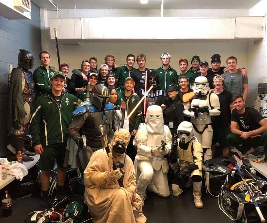 CosplayMik's tweet photo. Missing the great times 2019... #missingeveryone #greattimes #starwars #starwarslife #starwarsobsessed #starwarsgeekdom #starwarsdaily #happiness #funtimes https://t.co/toVtqblIej