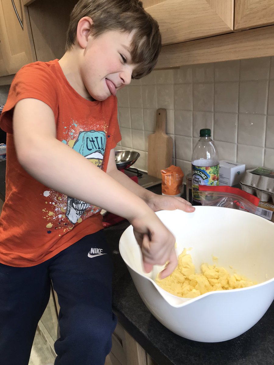 KayLinaker's tweet image. Obi’s shortbread in dedication of #NationalNurseDay (with help from Mum for the letters) @KingsfieldSch