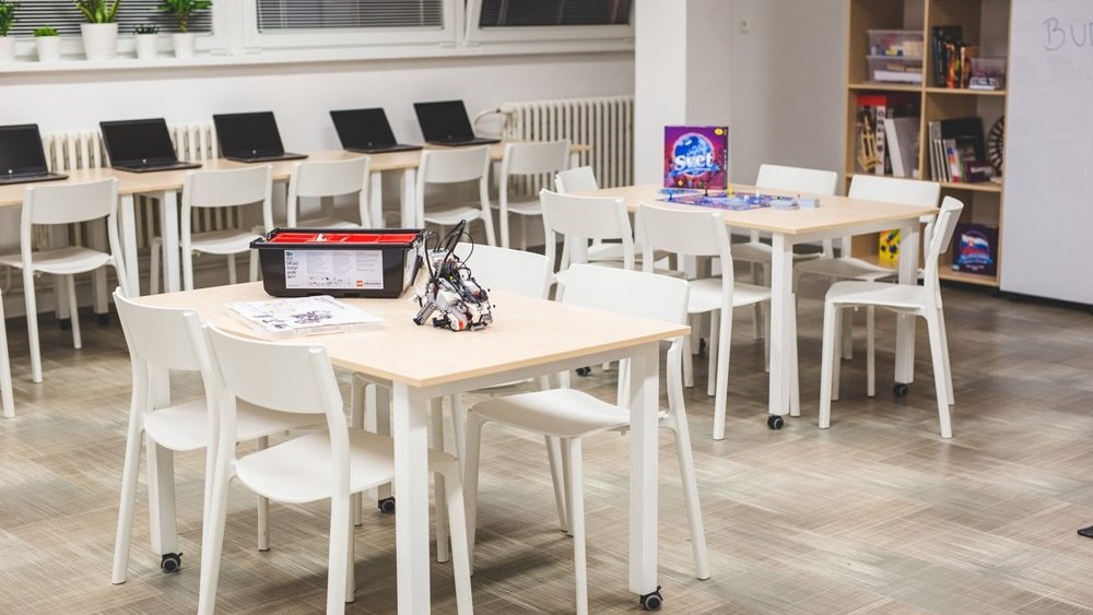 🇸🇰 OPEN FUTURE club moved online! Slovak schools are closed but activities continue. For example, in April the club’s participants learned about simulated missions to Mars! The club will re-open and welcome the new cohort in Autumn. 
interreg-central.eu/Content.Node/L…