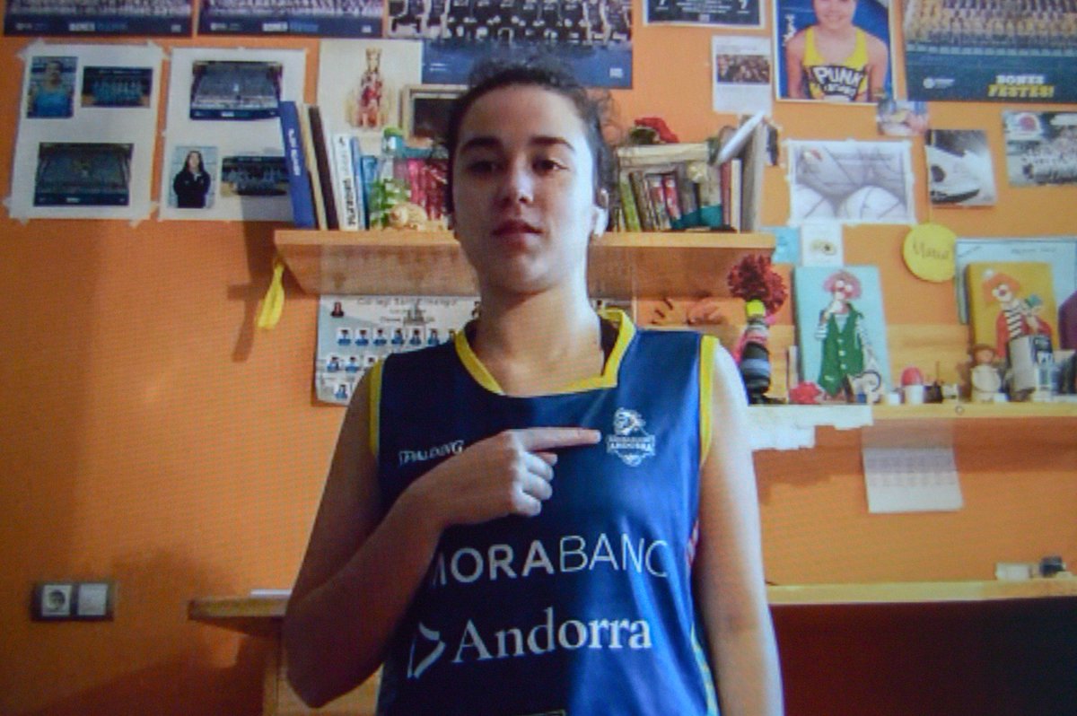 morabancandorra's tweet photo. 🏀📸☝️🔝
EBS Pictures
➡️ ENS FEM BÀSQUET A SOBRE‼️
👏 Maria Sobany, Júnior A.
#EBSpictures #MaiPor #CapiCor https://t.co/bBM8TL8BJY