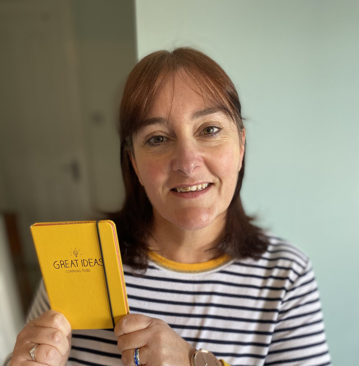 This was the only yellow I could find!! Sending best wishes to all my amazing nursing friends I've had the privilege to work with over many years. Proud to be a nurse#YellowSelfie#internationalnursesday2020
