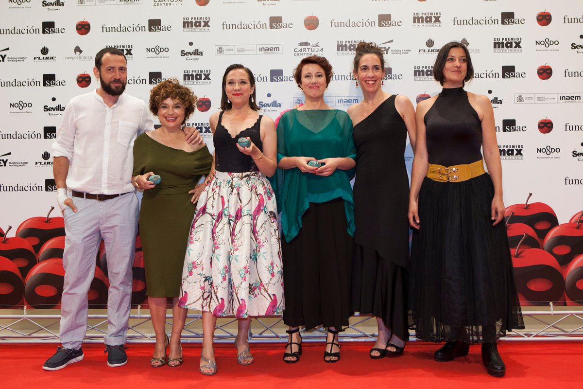 PremiosMax's tweet photo. #TalDiaComoHoy en 1921 moría la escritora y feminista Emilia Pardo Bazán. Noelia Adanez (@noeliaclasica) y Anna R Costa fueron finalistas a Mejor Autoría Teatral de los #21PremiosMax por "Emilia". Ahora @fundacionsgae publica la obra.
Capítulo I 👉https://t.co/aD94Y6ujyg https://t.co/tU40sxOpxC