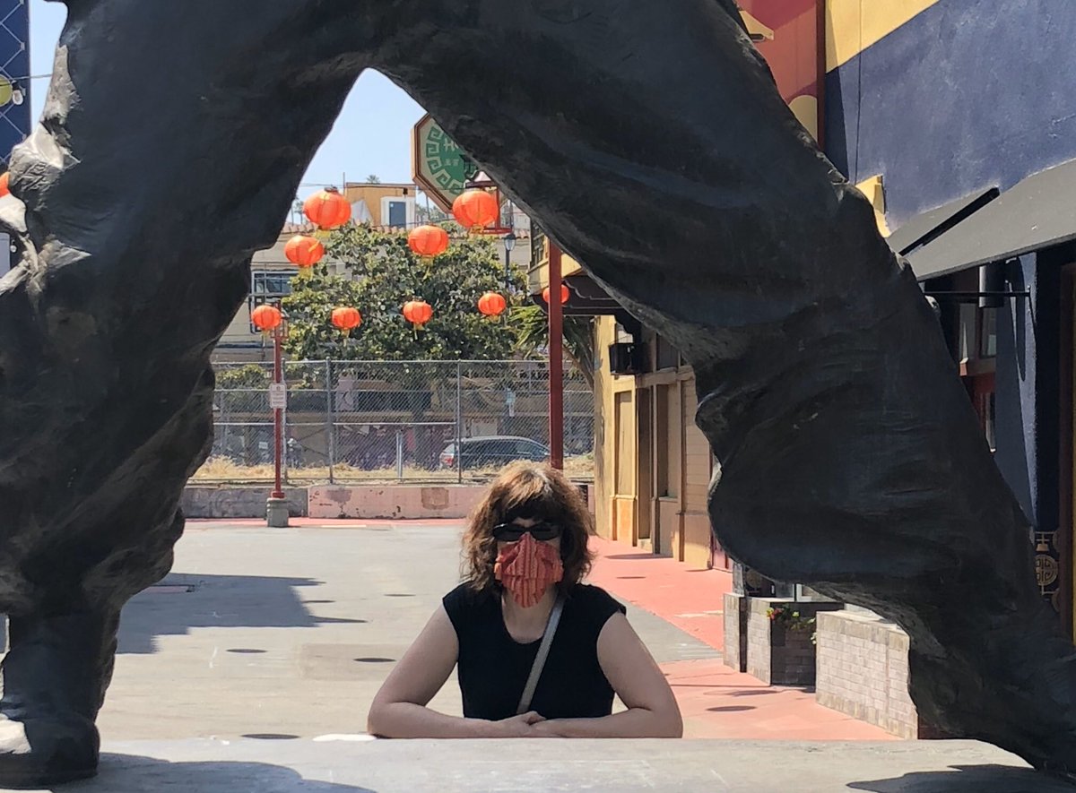 StacyWriteNow's tweet photo. Example of when a picture is necessary to go with the caption: “Here’s me between Bruce Lee’s legs.” #laughteristhebestmedicine #dailylaugh #chinatown #humor #ILoveLA #Easingthelockdown #QuarantineLife #outside #TuesdayThoughts #tuesdayvibes https://t.co/RLDVLNzozE
