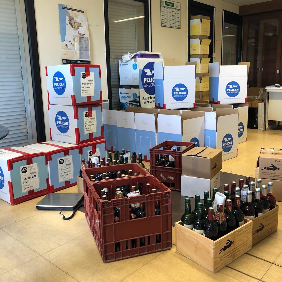 Pelican_AS's tweet photo. Pelican Air Services est la solution numéro 1 pour expédier vos vins partout en Europe et dans le monde.

En ces moments difficiles n'hésitez pas à nous contacter, nous sommes là pour vous aidez. 🇪🇺🇻🇳🇱🇷✈️🍷🍾

+33 768 46 11 58 / contact@pelicanairservices.com https://t.co/Sa6KzwQlyd