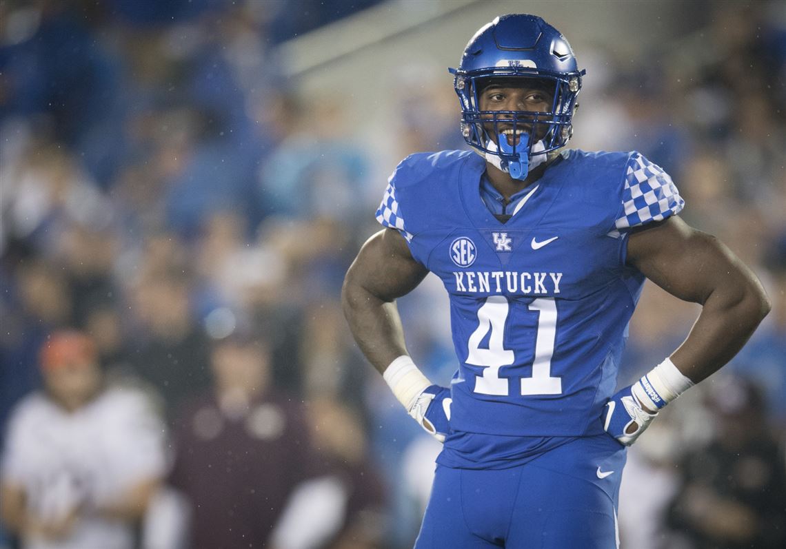 CoachSkelton06's tweet photo. 2023 DE Justin Benton @JustinB42023 offered by #UK @ChadSimmons_ @Mansell247  #NEWTONBOYZ https://t.co/SF06xmgYBS