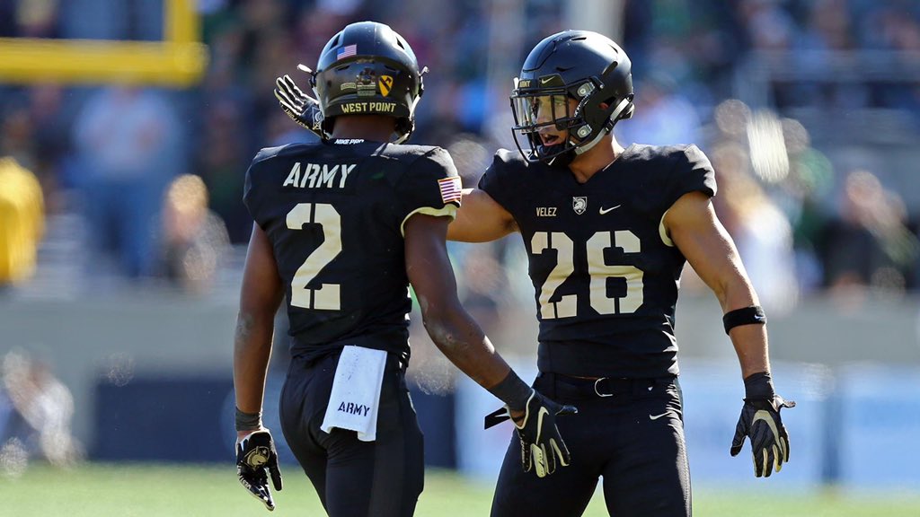 sumo004's tweet photo. After a great talk with @TuckerWaugh I am extremely honored to receive an offer to play football at ARMY WEST POINT!! #GoArmy https://t.co/rIImAdZPAh