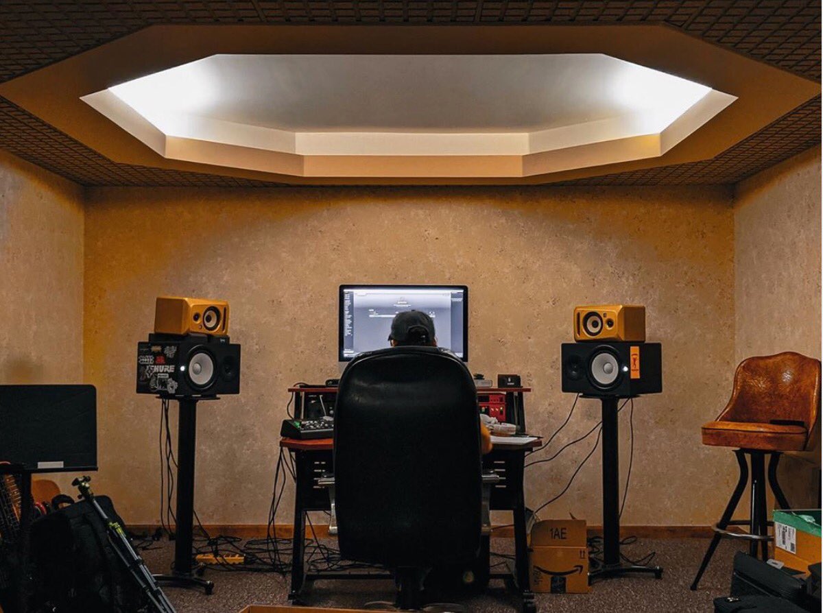 themarchahead's tweet photo. The jams floweth forth. This is the sacrificial altar where a lot of the new songs are being handed down. https://t.co/VX53GVXVx7
