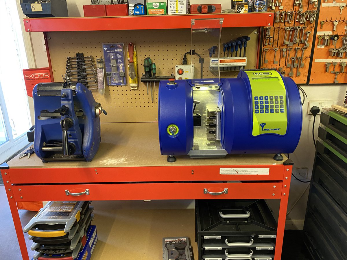 KeySurgery's tweet image. Mul-T-Lock KC5 all set up today in workshop. All MTL platforms can now be cut.