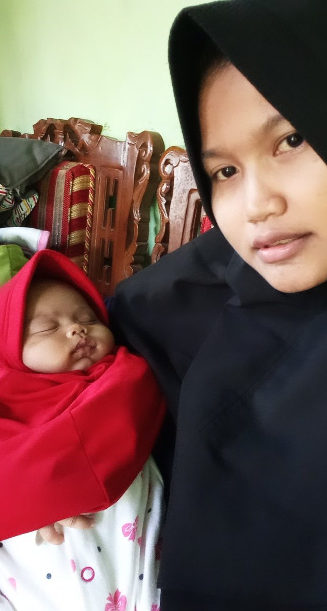 Triiyaa2's tweet photo. Nak kunci hidup itu makan 🙄
kalo gak makan mati nak 😀 https://t.co/VsHFshCLgD