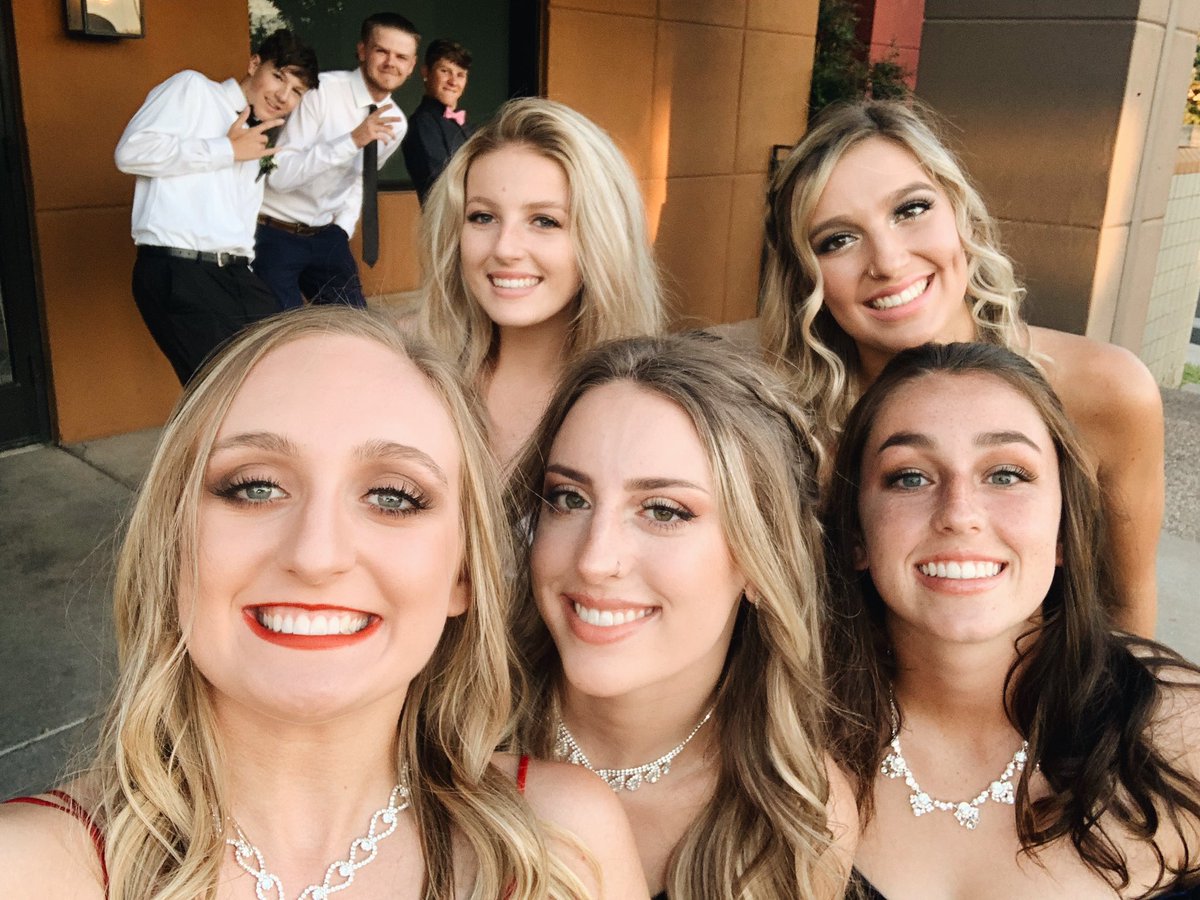 Happy graduation day Cueva Class of 2020. I love you so much. 👩🏼‍🎓💙<a href="/lacuevasenate/">La Cueva Senate</a> <a href="/LaCuevaCheer1/">LaCuevaCheerleading</a> <a href="/PrincipalLCHS/">La Cueva High School</a> <a href="/lchsybk/">La Cueva Yearbook</a>