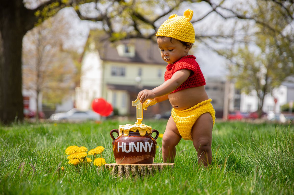 Almighty_RJ's tweet photo. Happy 1st Birthday Bryson 🍯💛 https://t.co/OQCcdHyL4z