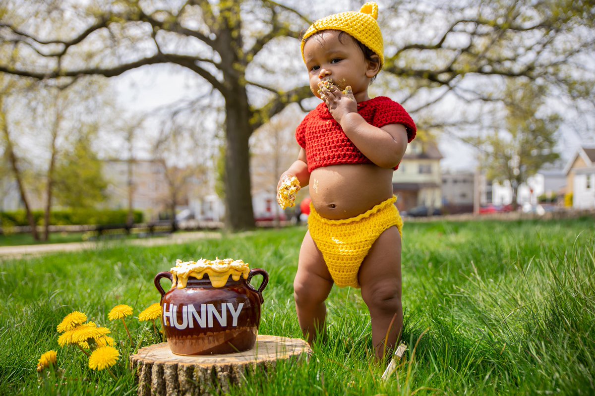 Almighty_RJ's tweet photo. Happy 1st Birthday Bryson 🍯💛 https://t.co/OQCcdHyL4z