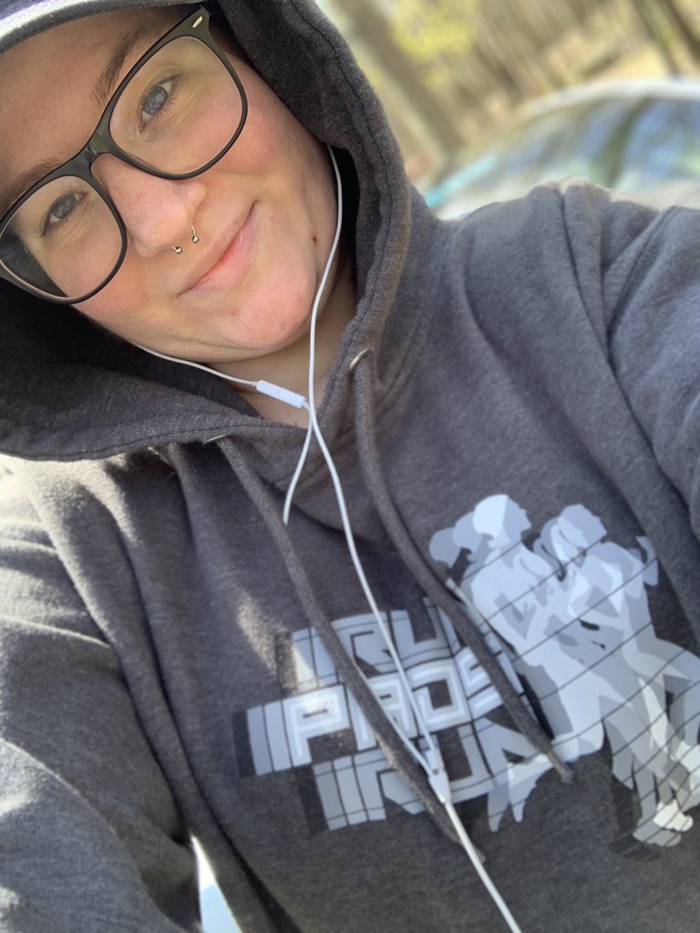 ashleynotorious's tweet image. Went for a walk today for the first time in, well, forever. I did it proudly with some #RunPadsRun inspo on my chest. It was more like walk Ash walk though 😂 @jarpad @realGpad #fuckdepression #akf #spnfamily
