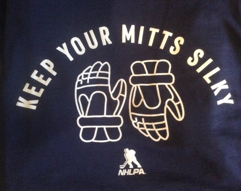 Well timed for #InternationalNursesDay <a href="/Levelwear/">Levelwear</a> &amp; <a href="/NHLPA/">NHLPA</a> partner on a line of premium T-shirts, sweatshirts &amp; casuals to honor Front-Line workers, the heroes of this pandemic, in support of #KidsHelpPhone. 
Thanks Brett Saunders for the samples 👍🔥✅
#HonouringFrontLiners
