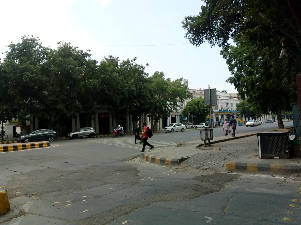 DivyaRawat_29's tweet photo. लॉकडाउन की मार,
रौनकें गयी हार
#क्नॉट_प्लेस
#cannaughtplace #Lockdown3 #lockdown #Quarantine #QuarantineLife #TuesdayThoughts  #TuesdayMorning #Tuesday https://t.co/O95pvVy3NY