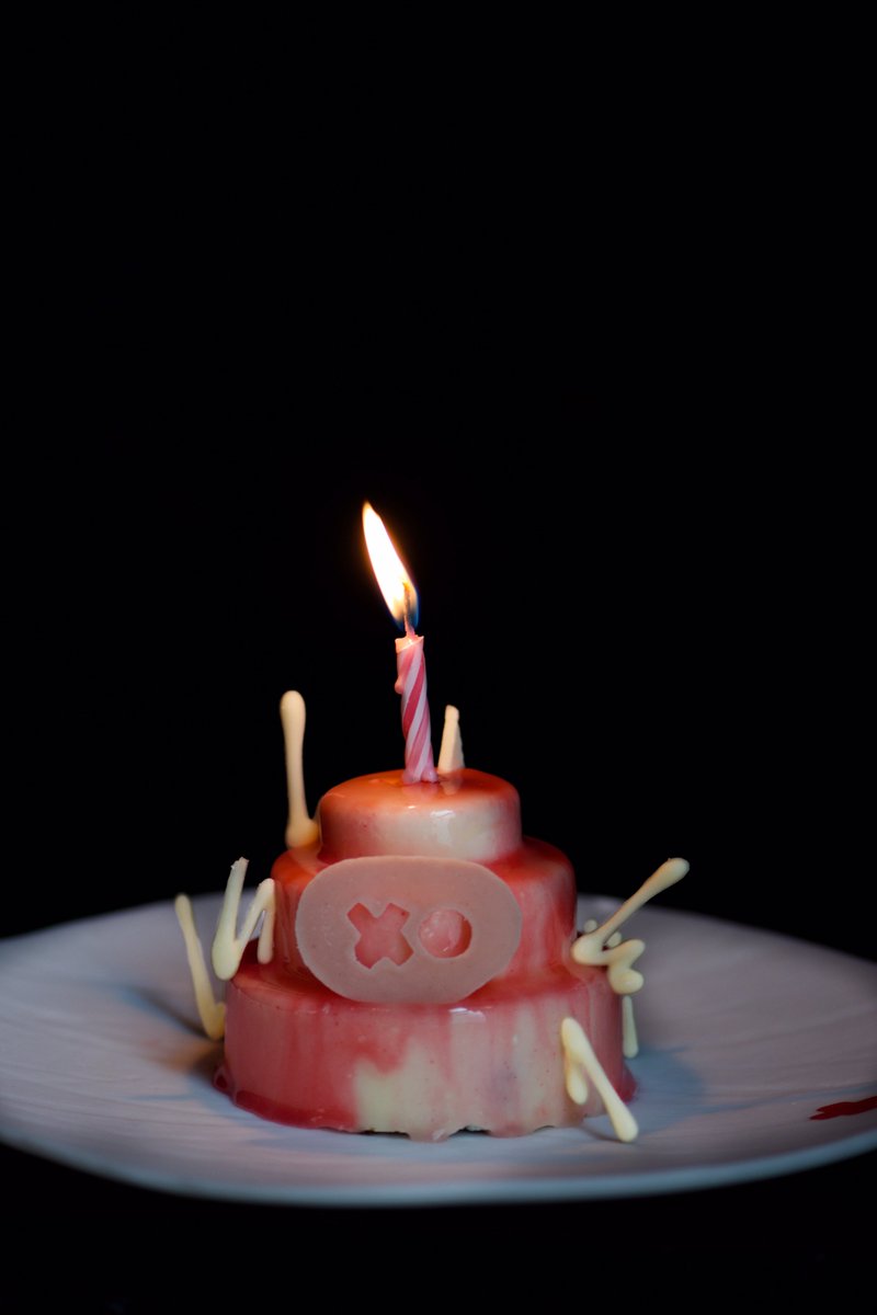 Did you know that there is an Un-birthday cake🎉 available for all sort of ❌⭕️celebrations?🔥