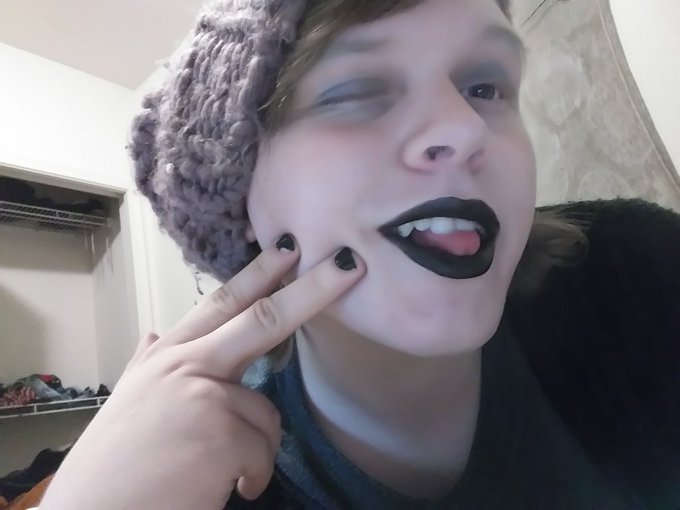 I feel cute today :) 💙Rt if you think I'm cute💙 - - - #cute #femboy https://t.co/J9OikN0LM0<a href="/tag/cute"class="tags">#cute</a><a href="/tag/femboy"class="tags">#femboy</a>